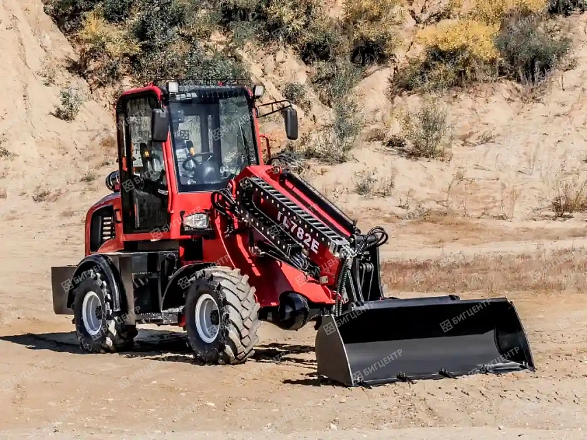 Фронтальный погрузчик с телескопической стрелой RMX TL782E
