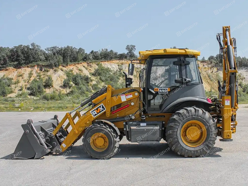 Экскаватор-погрузчик RMX SE440T