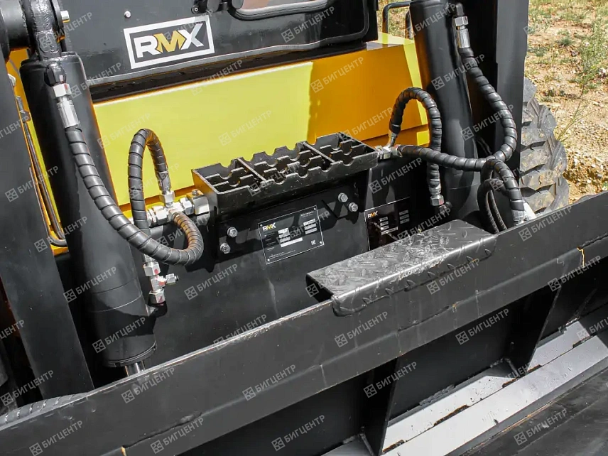 Колесный мини-погрузчик RMX ST412E