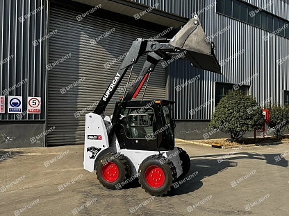 Колесный мини-погрузчик SUPERCAT SR425K 