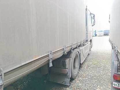 Тягач седельный Foton AUMAN EST A 1846 AMT (4189SLFKA) 000008146 - (АЛ)