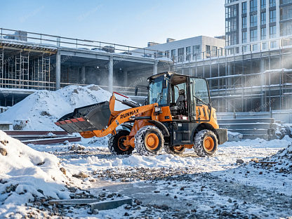 Фронтальный погрузчик RMX 770E (****2104)