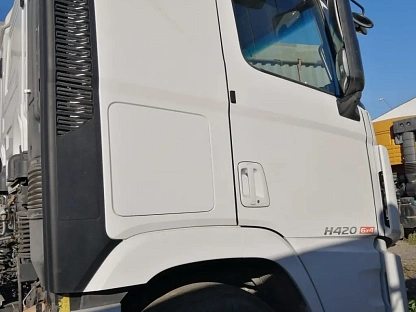 Тягач седельный Hyundai XCIENT QZ 000007564 - (АЛ)