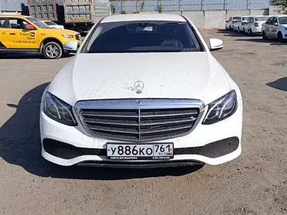 Легковой авто Mercedes-Benz E седан 5422 - (АЛ)