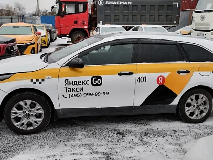 Легковой авто KIA Ceed SW 6630 - (АЛ)