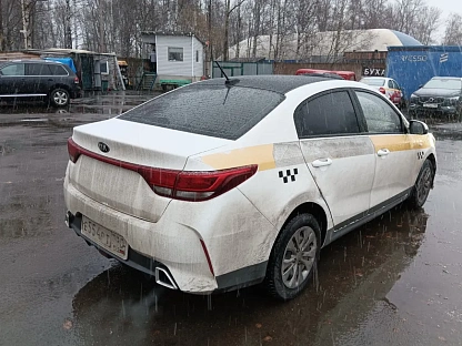 Легковой авто KIA Rio 6719 - (АЛ)