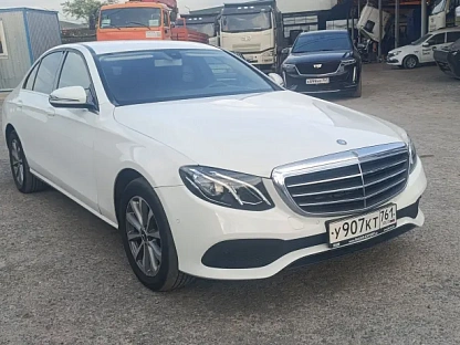 Легковой авто Mercedes-Benz E седан 4782 - (АЛ)