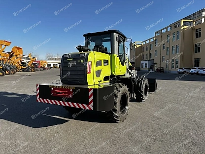 Фронтальный погрузчик с телескопической стрелой FORWARD TL3007