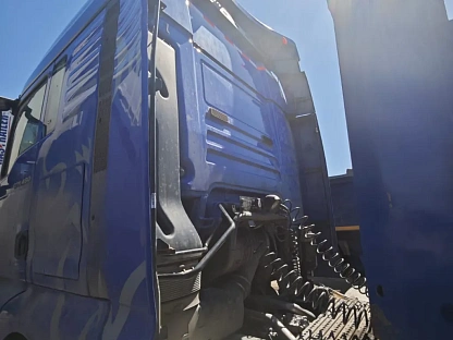 Тягач седельный Sitrak ZZ4186V391HE 000008312 - (АЛ)