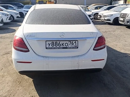 Легковой авто Mercedes-Benz E седан 5422 - (АЛ)