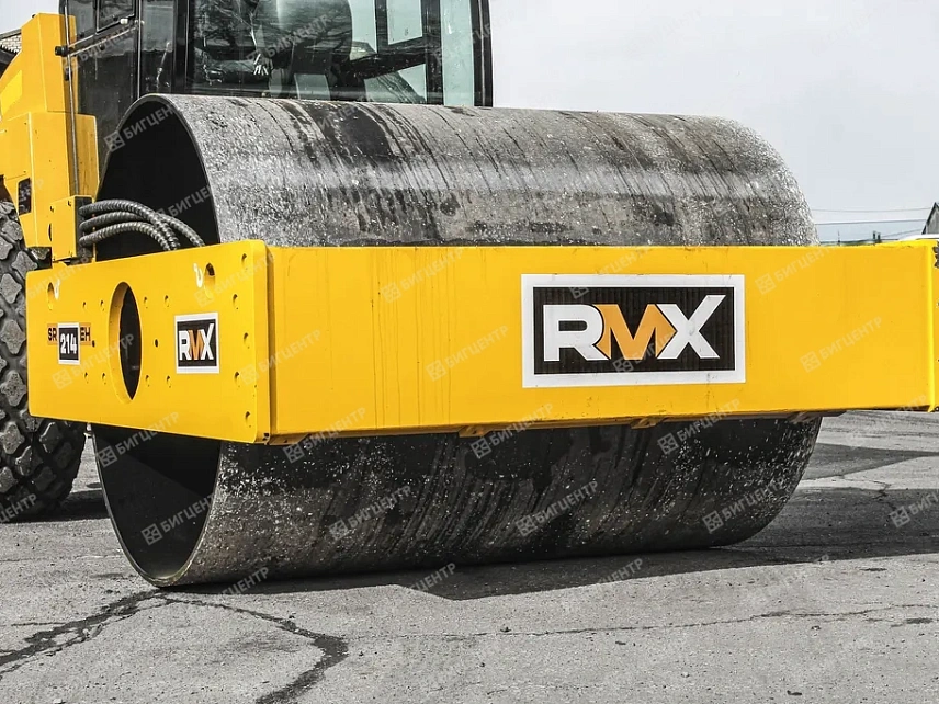 Одновальцовый вибрационный каток RMX SR214EH