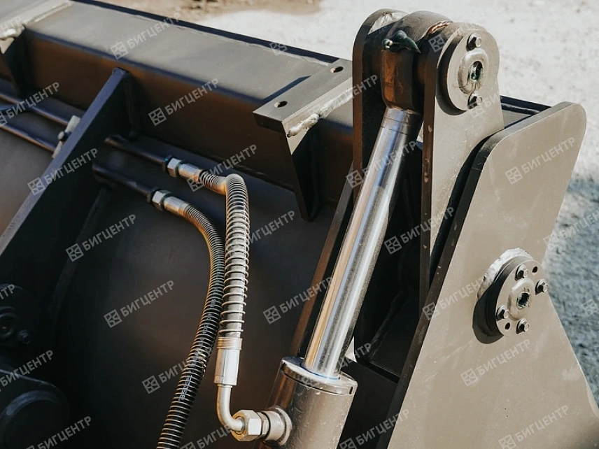 Экскаватор-погрузчик SHANMON 388H