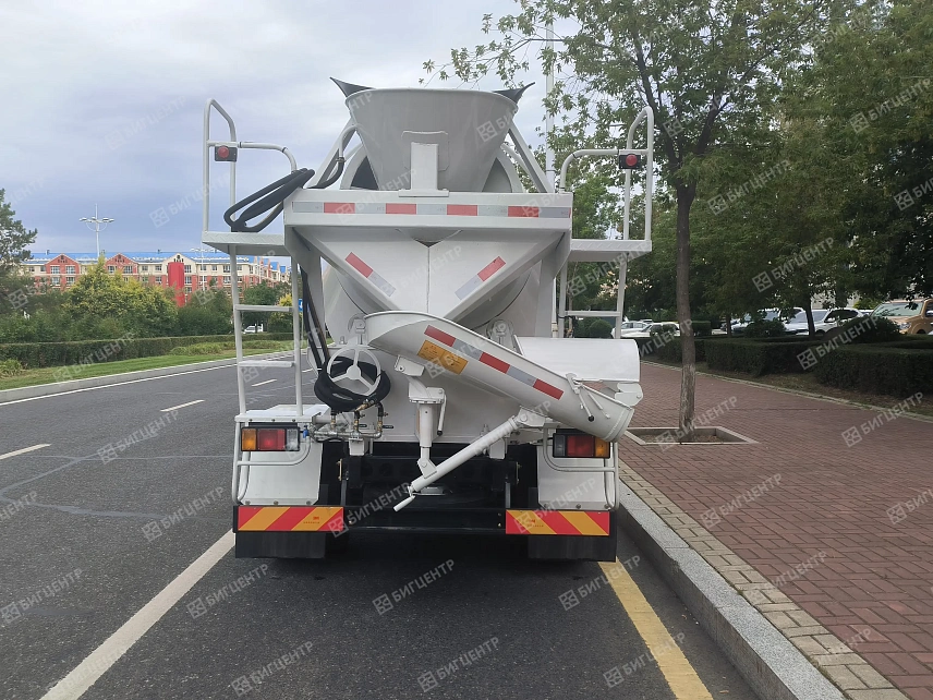 Автобетоносмеситель Isuzu ELF Q3