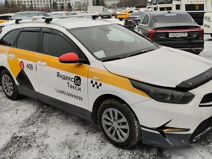 Легковой авто KIA Ceed SW 6636 - (АЛ)