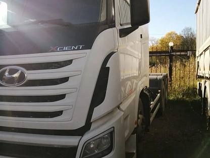 Тягач седельный Hyundai XCIENT QZ 000007564 - (АЛ)