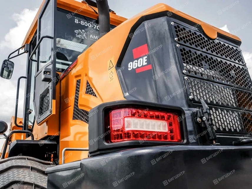 Фронтальный погрузчик RMX 960E