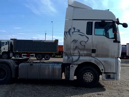 Тягач седельный Sitrak ZZ4186V391HE 000008217 - (АЛ)