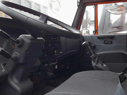Самосвал КАМАЗ 6520-3026012-53 000007618 - (АЛ)