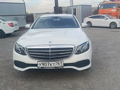 Легковой авто Mercedes-Benz E седан 4782 - (АЛ)