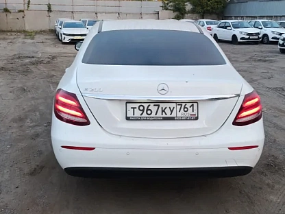 Легковой авто Mercedes-Benz E седан 4523 - (АЛ)