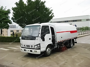 Подметально-уборочная машина ISUZU 2.8 м³