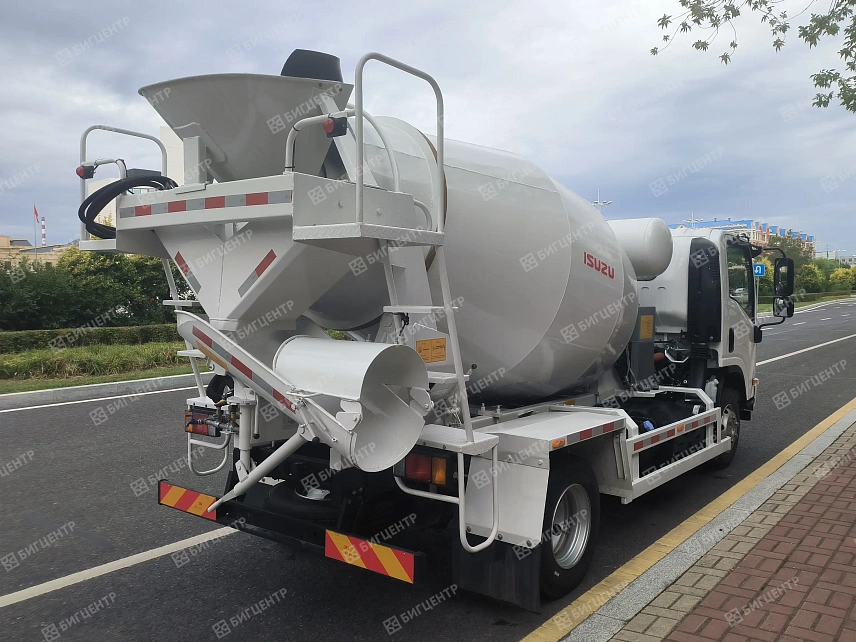 Автобетоносмеситель Isuzu ELF Q3