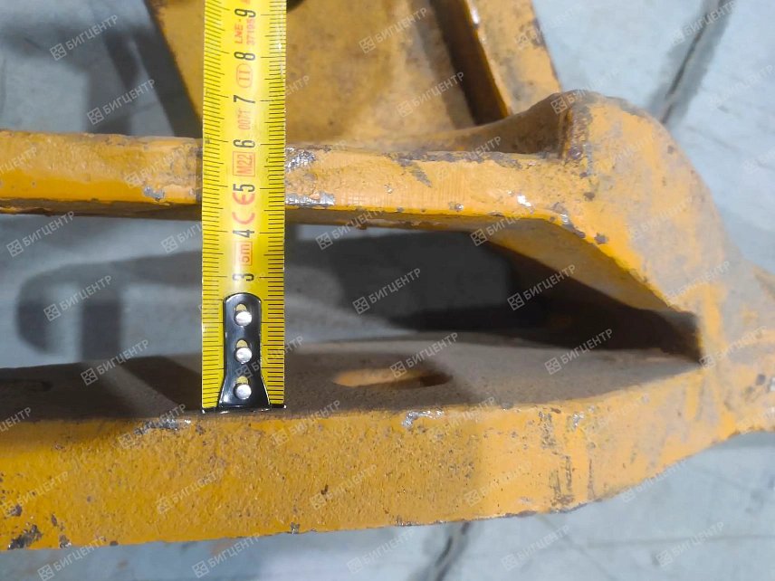 Зуб ковша боковой левый SDLG LG968/LG969