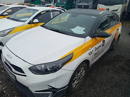 Легковой авто KIA Ceed SW 5529 - (АЛ)