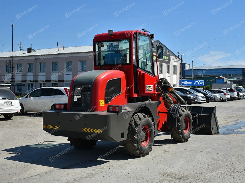 Фронтальный погрузчик с телескопической стрелой RMX TL782E