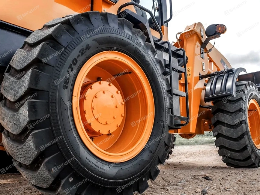 Фронтальный погрузчик RMX 960E