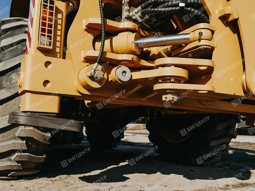 Экскаватор-погрузчик SHANMON 388H