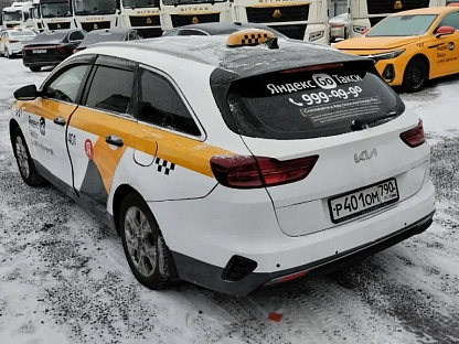 Легковой авто KIA Ceed SW 6630 - (АЛ)