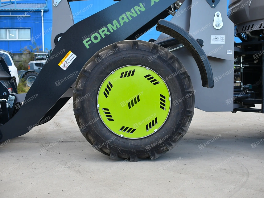 Фронтальный погрузчик FORMANN XF3