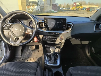 Легковой авто KIA Ceed 4697 - (АЛ)