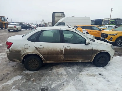 Легковой авто Lada Granta седан 5798 - (АЛ)