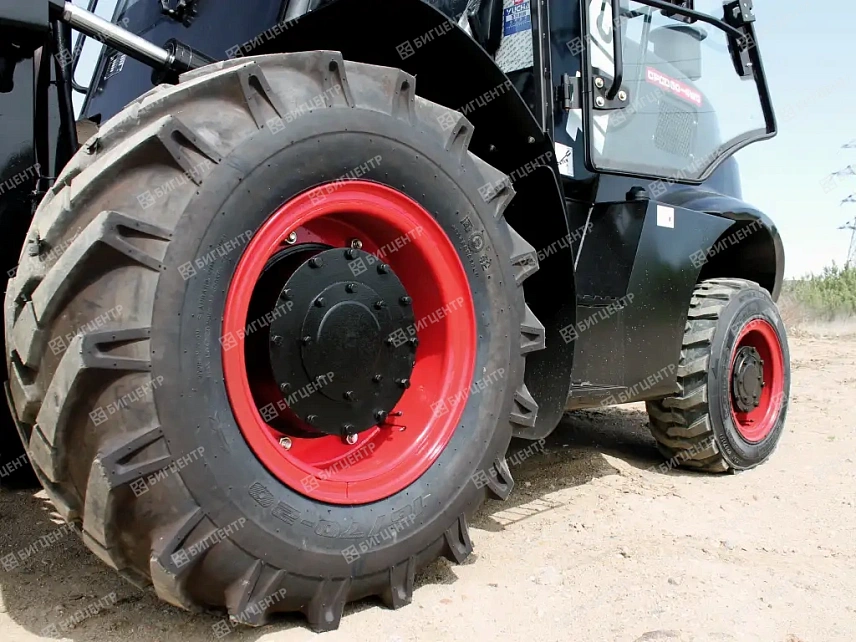 Вилочный погрузчик TMG CPCD50 (4WD)