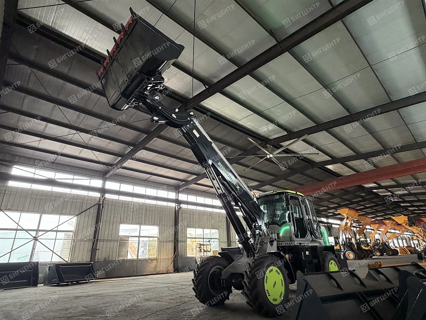 Фронтальный погрузчик с телескопической стрелой FORMANN XT3