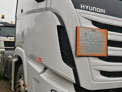 Тягач седельный Hyundai XCIENT QZ 000007564 - (АЛ)