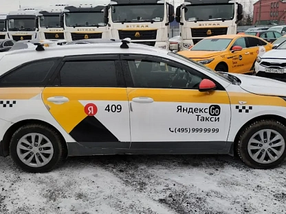 Легковой авто KIA Ceed SW 6636 - (АЛ)