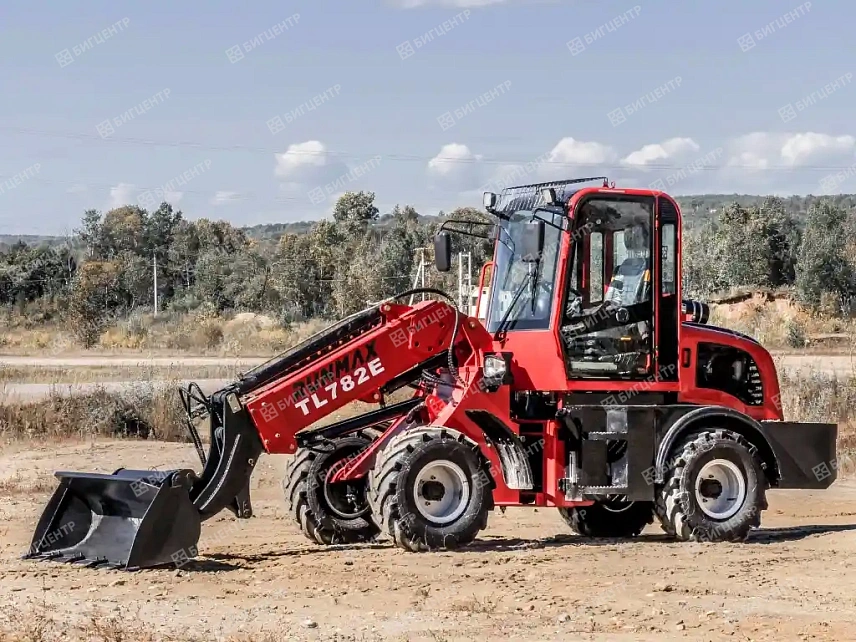 Фронтальный погрузчик с телескопической стрелой RMX TL782E