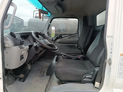 Изотермический фургон+гидроборт MITSUBISHI FUSO FUSO CANTER TF 7.5 5389 - (АЛ)