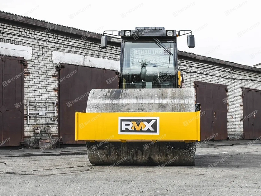Одновальцовый вибрационный каток RMX SR214EH