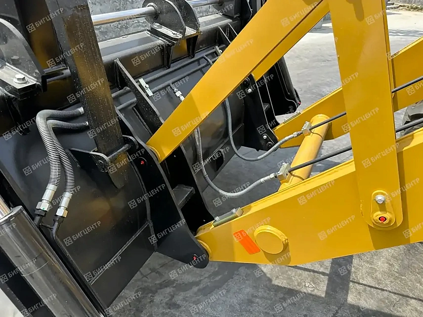 Экскаватор-погрузчик SHANMON 388H-III Carraro