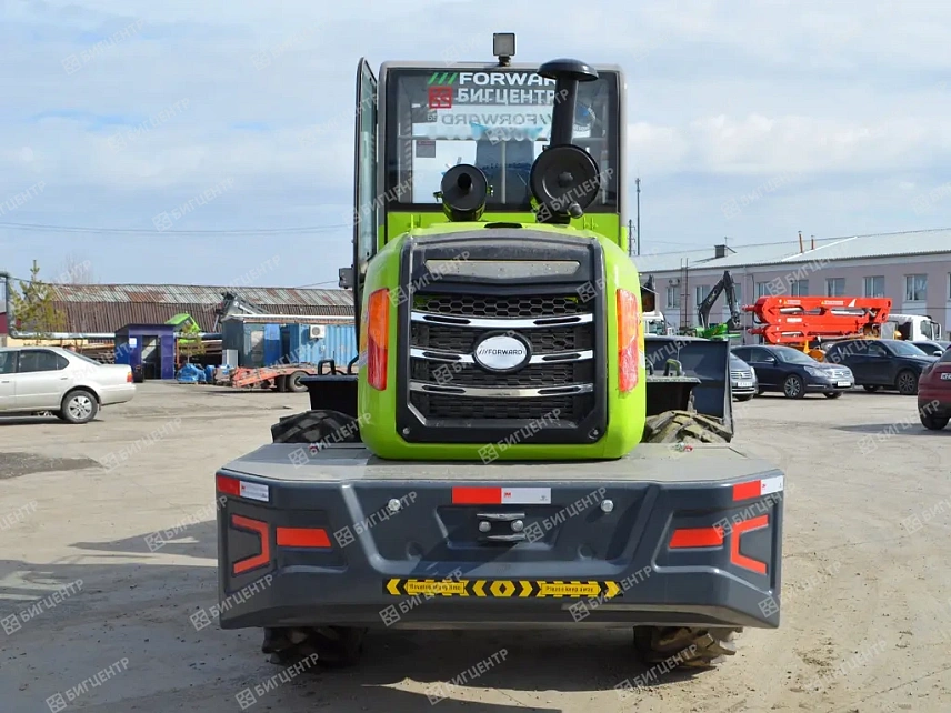 Фронтальный погрузчик FORWARD 632EF