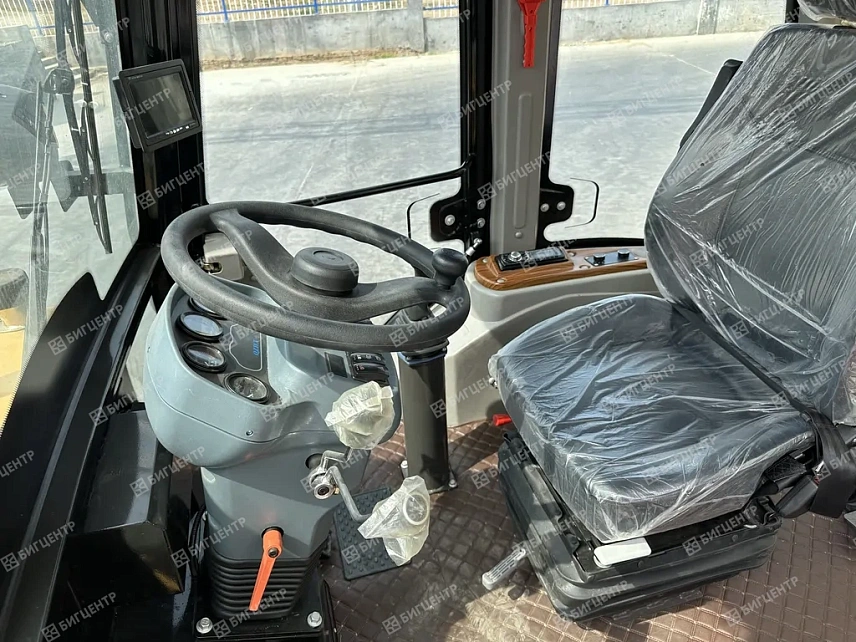 Экскаватор-погрузчик SHANMON 388-II