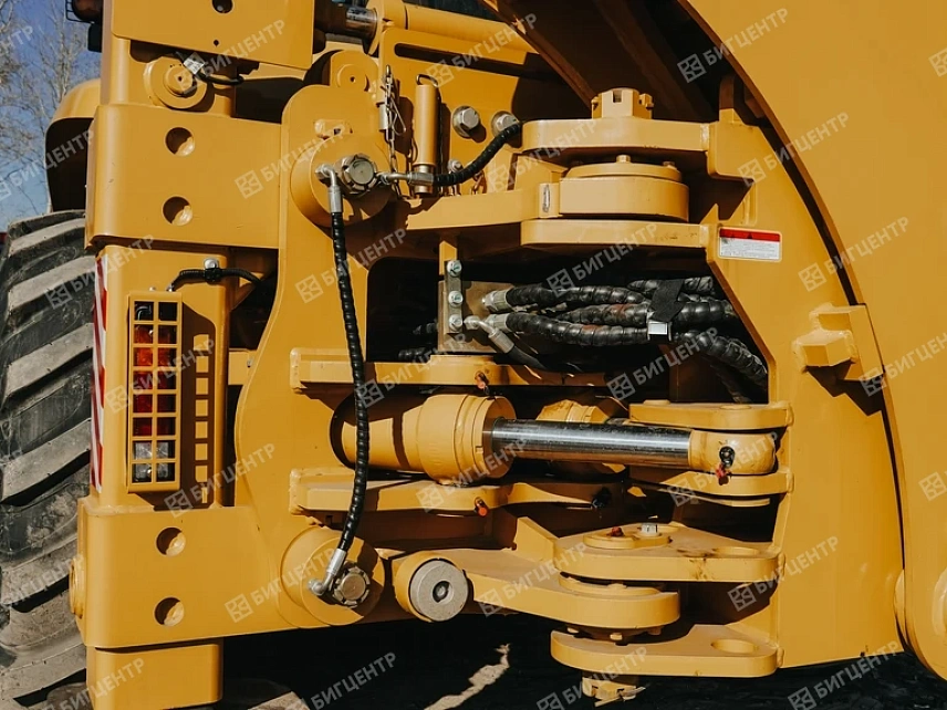 Экскаватор-погрузчик SHANMON 388H