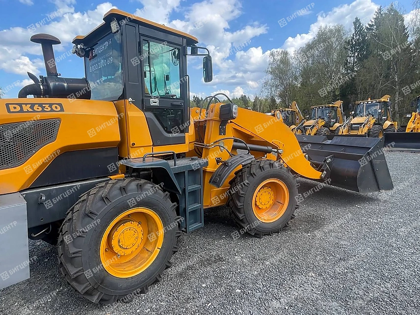 Фронтальный погрузчик AMUR DK630 ***1202