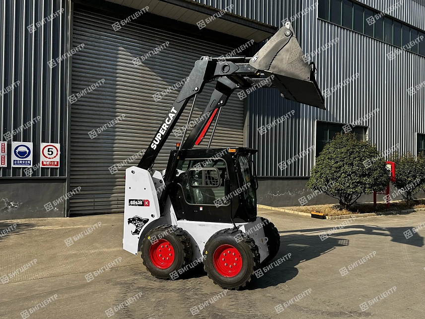 Колесный мини-погрузчик SUPERCAT SR425K