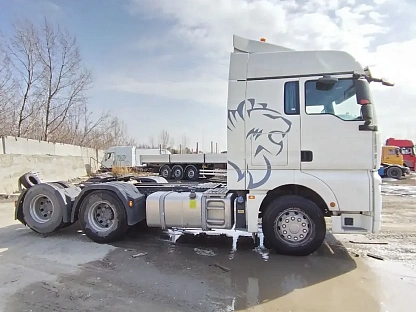 Тягач седельный Sitrak ZZ4256V363HE1B 000007772 - (АЛ)