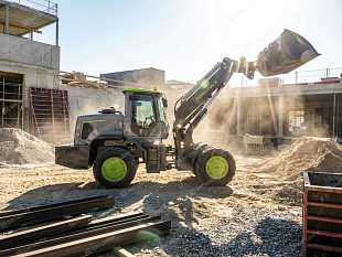 Фронтальный погрузчик с телескопической стрелой FORMANN XT3